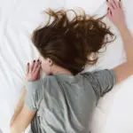 Snorker du om natten? Her er 5 tips til at mindske snorkeriet